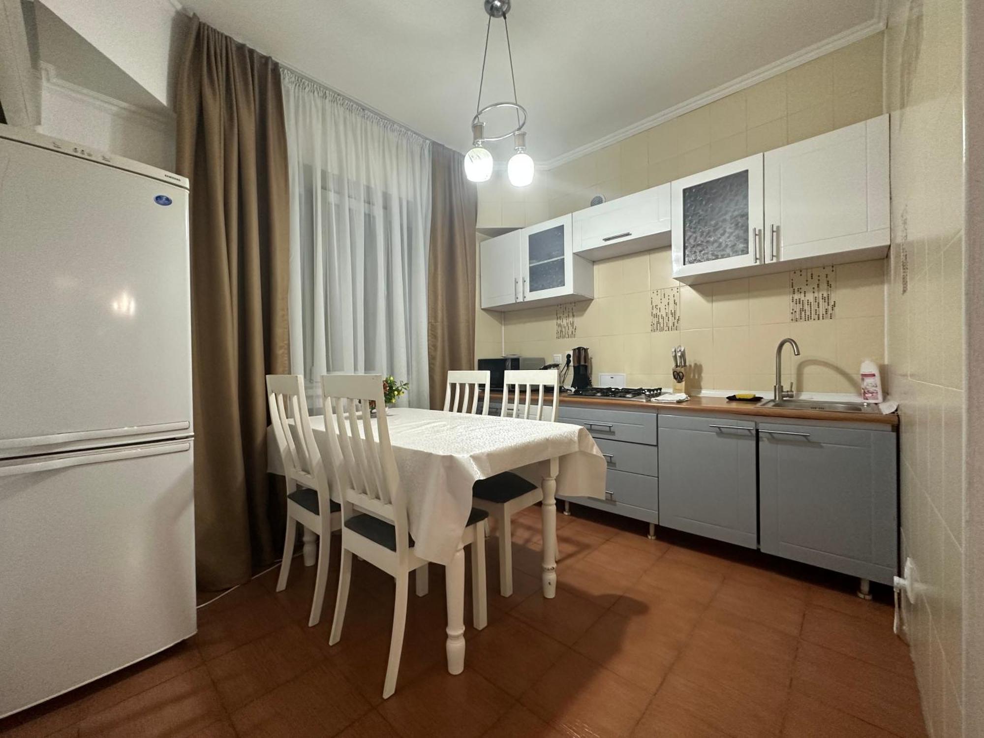 אלמטי Apartment On Makataeva 73 מראה חיצוני תמונה